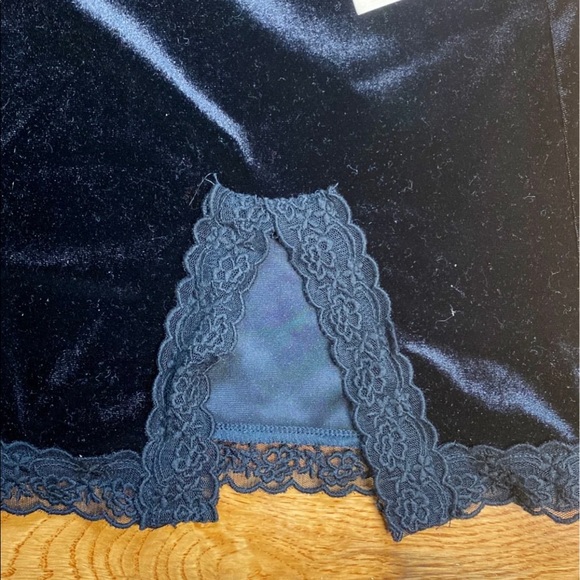 SOLD! Forever21 Suede mini skirt with split - Picture 7 of 7